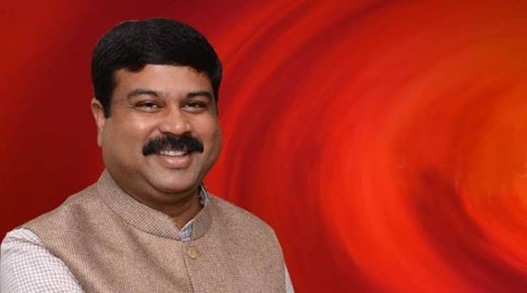 Cockroach4India's tweet photo. Official results of survey conducted by our party stats and data unit
Journalists may take notes:

Out of 500 people who voted for Dharmendra Pradhan : 

•93.2 % of people rated him 1 star ⭐

•4.8 % of people rated him 2 stars ⭐⭐

•1.6 % of people rated him 3 stars ⭐⭐⭐

•0.2 % of people rated him 4 stars ⭐⭐⭐⭐

•0.8 % of people rated him 5 stars ⭐⭐⭐⭐⭐