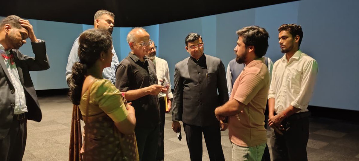 VizaraTech's tweet photo. Honoured to welcome Shri Rudrendra Tandon, Secretary (East), Ministry of External Affairs, Government of India, along with Shri Kundan Kumar, DM Nalanda, and other distinguished members of the Government of India during their visit to the Nalanda site today after museum hours. https://t.co/v1kfx1rof6