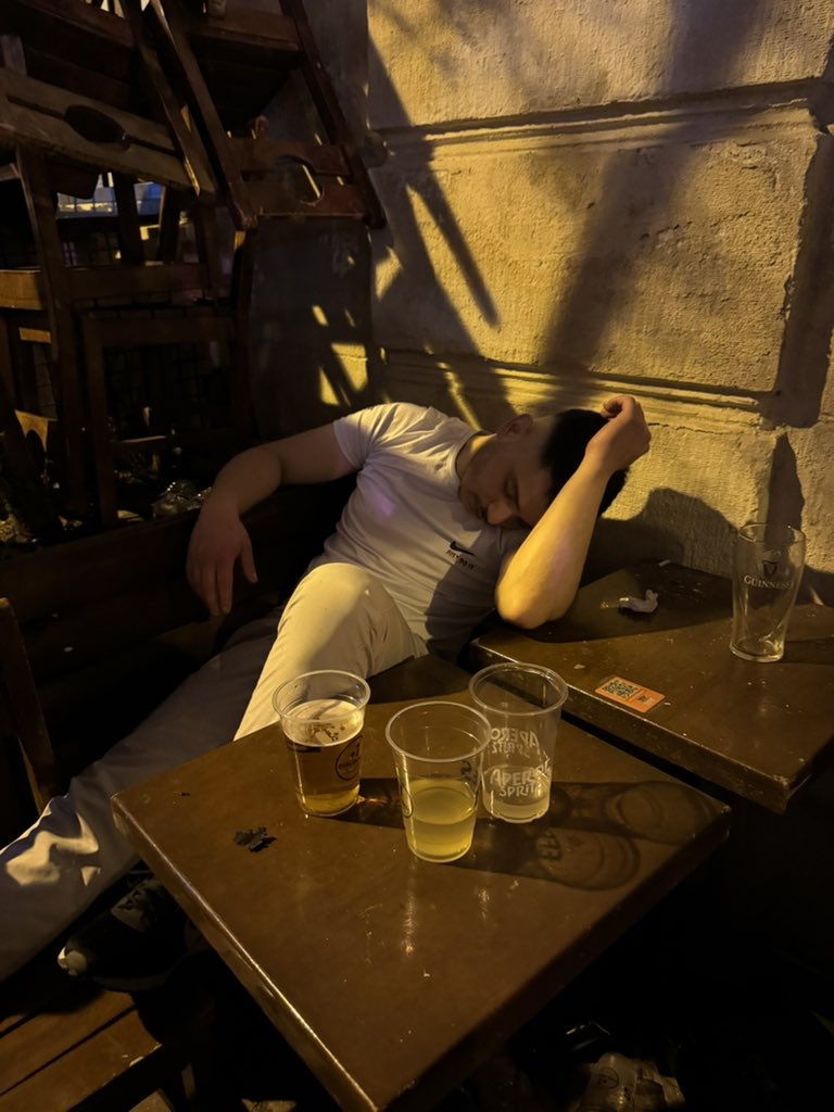 avfcmarshall's tweet photo. Barman’s had enough https://t.co/4IfyaUHoYn