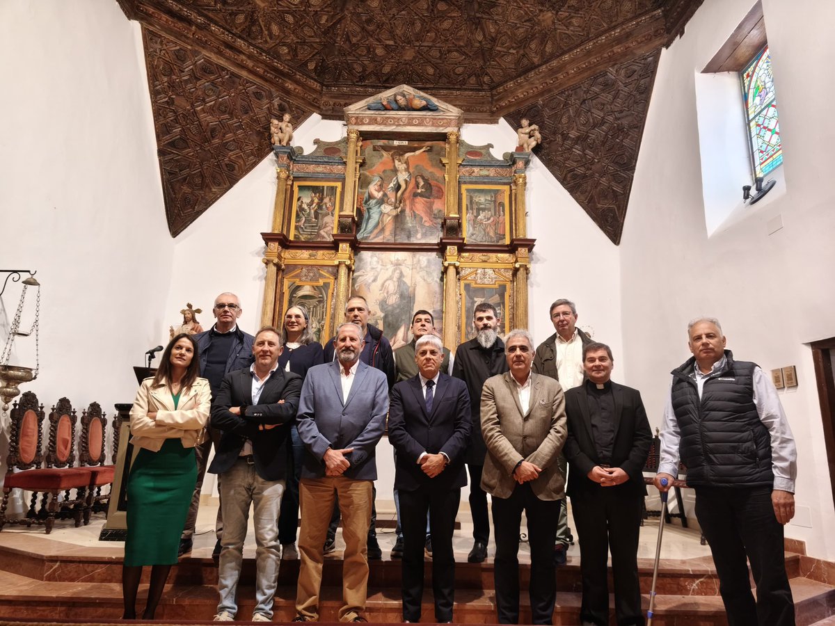 Educar06Diego's tweet photo. 🏛️ Participo en la visita al proyecto de recuperación del patrimonio popular y eclesiástico de la #Sobarriba, una iniciativa impulsada por @proconsi junto a la @jcyl y otras entidades.
Recuperar la historia e identidad de nuestros pueblos y poner en valor el #patrimonio rural. https://t.co/MMj4uWdydM