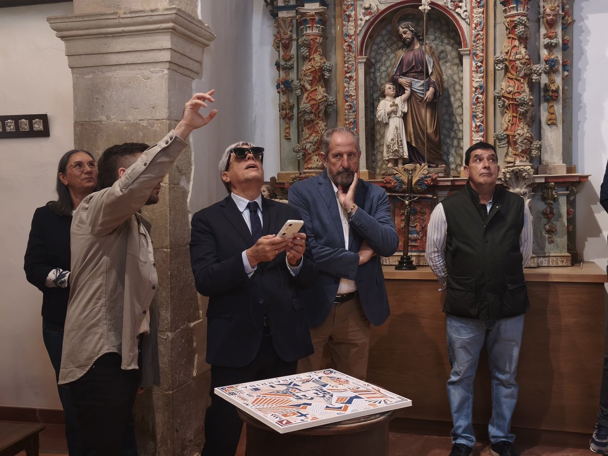 Educar06Diego's tweet photo. 🏛️ Participo en la visita al proyecto de recuperación del patrimonio popular y eclesiástico de la #Sobarriba, una iniciativa impulsada por @proconsi junto a la @jcyl y otras entidades.
Recuperar la historia e identidad de nuestros pueblos y poner en valor el #patrimonio rural. https://t.co/MMj4uWdydM