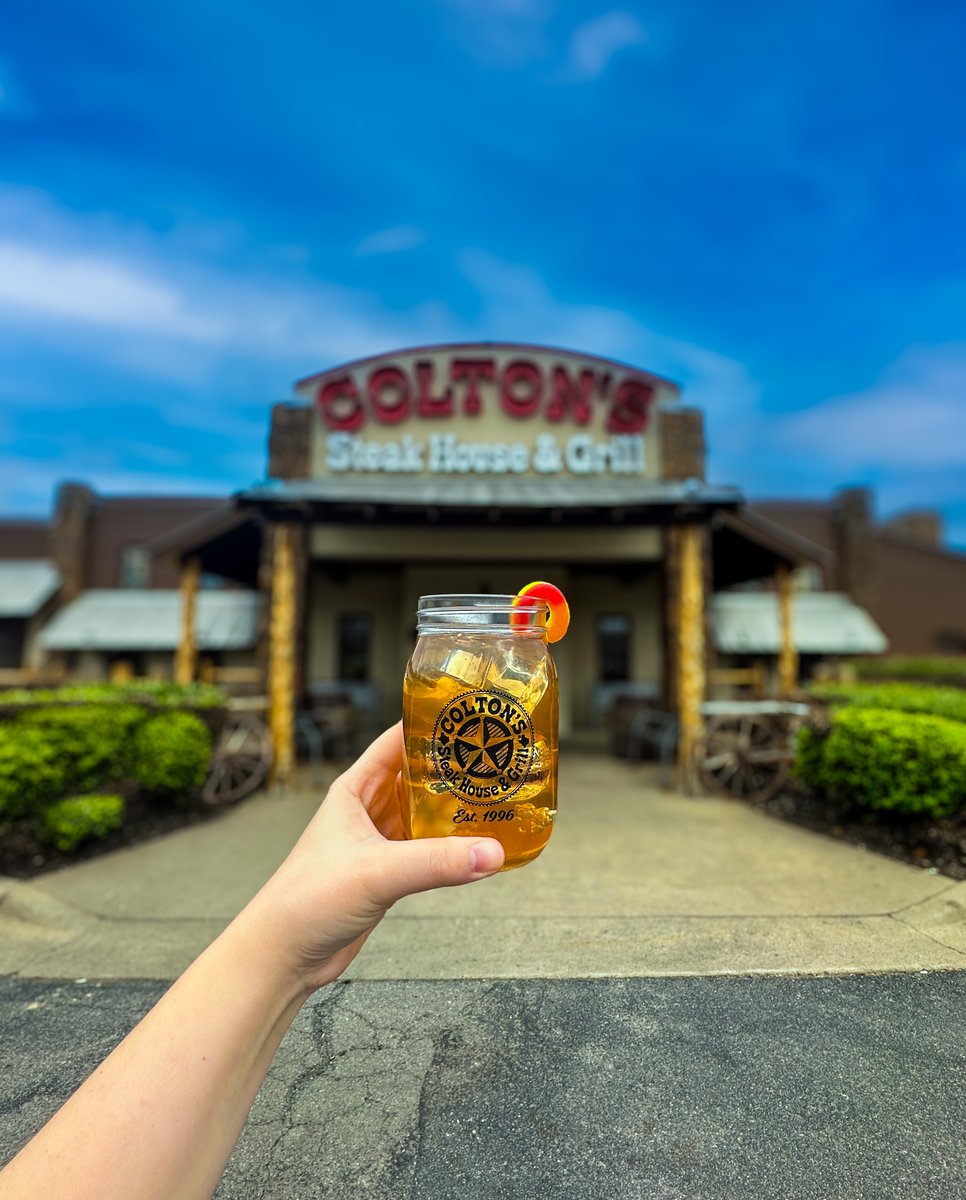 ColtonsStkHouse's tweet photo. Desert vibes - Colton's style. Meet the Cactus Blossom, one of our Spring Drinks handcrafted by our crew in Olive Branch, MS! 🌵🍹

#coltonsspringdrinks https://t.co/jm30Hra5u0