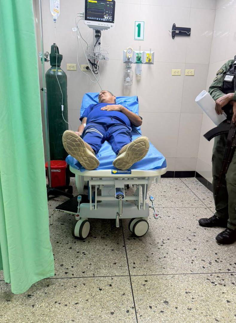 CaleidoHumano's tweet photo. #Urgente| (19-05-2026) Familiares del preso político merideño Tito Volcanes, recluido en el Internado Judicial de Barinas, informan que ha sido trasladado a un centro de salud debido a su grave estado de salud.  

De acuerdo con información compartida por sus familiares, debe ser operado de emergencia. 

Señalan que su grave estado de salud es producto de dos semanas de aislamiento, dónde no les permitieron el ingreso de alimentos ni medicamentos. Tito Volcanes es paciente cardíaco y requiere atención y medicamentos de manera constante.

Los familiares responsabilizan de manera directa al juez de la causa, Jersson Dugarte, a la presidenta del Circuito Judicial de Mérida, Wendy Lovely Rondón, y a las autoridades del penal, por la vida y la salud de Tito Volcanes.

#Merida #Barinas #19may