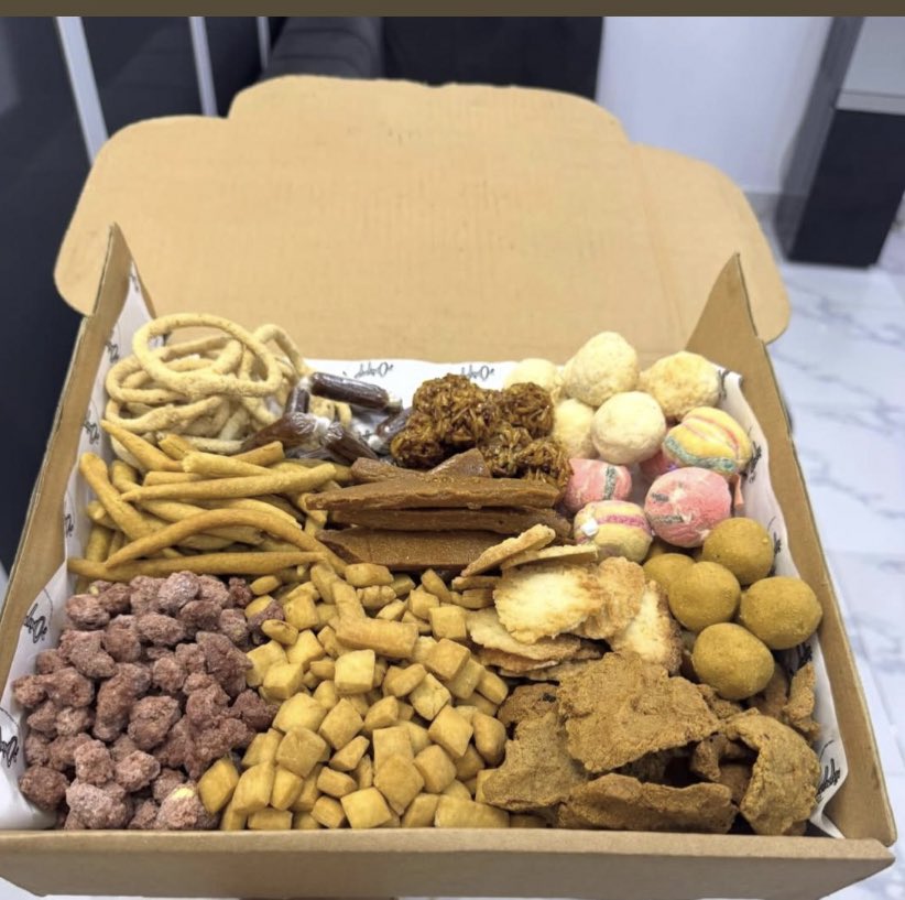 Abike_dami's tweet photo. Satisfy your cravings with our Local snacks platter 😋 https://t.co/2A6KbKAR37