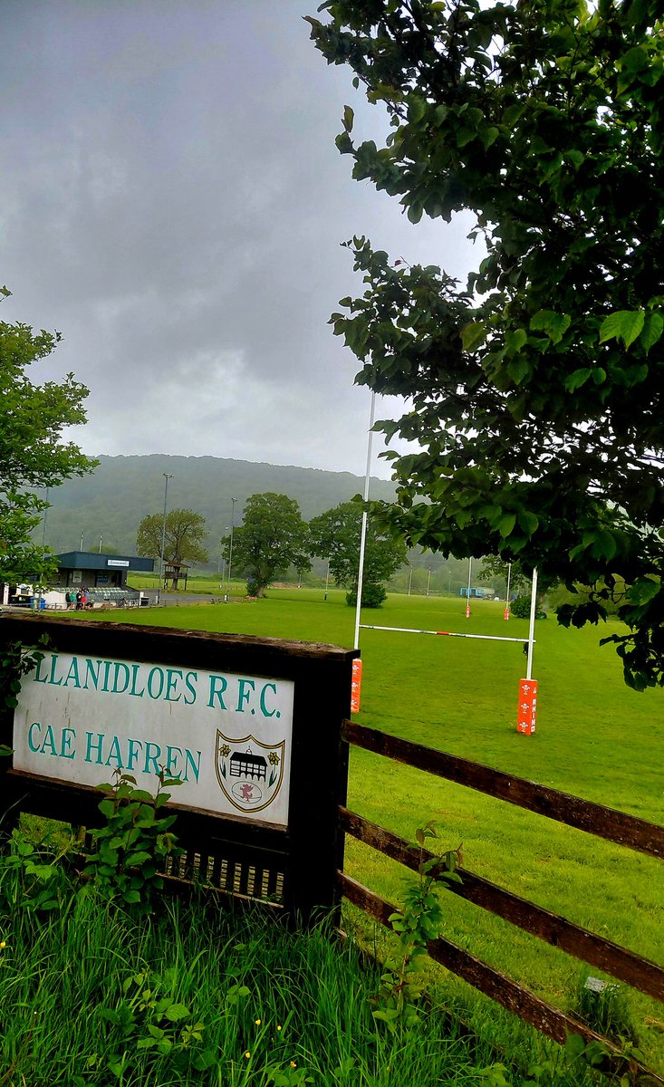 fayedavies29's tweet photo. Last club visit in North Wales @LlanidloesRFC Cae Hafran..what an outstanding facility!Amazing work being done at club by volunteers and some big projects for future. Club just had their new Solar Panels installed in changing rooms from Sports Wales funding with WRU support 👏 🏉❤️ @WRU_Community @LeighWilliams2