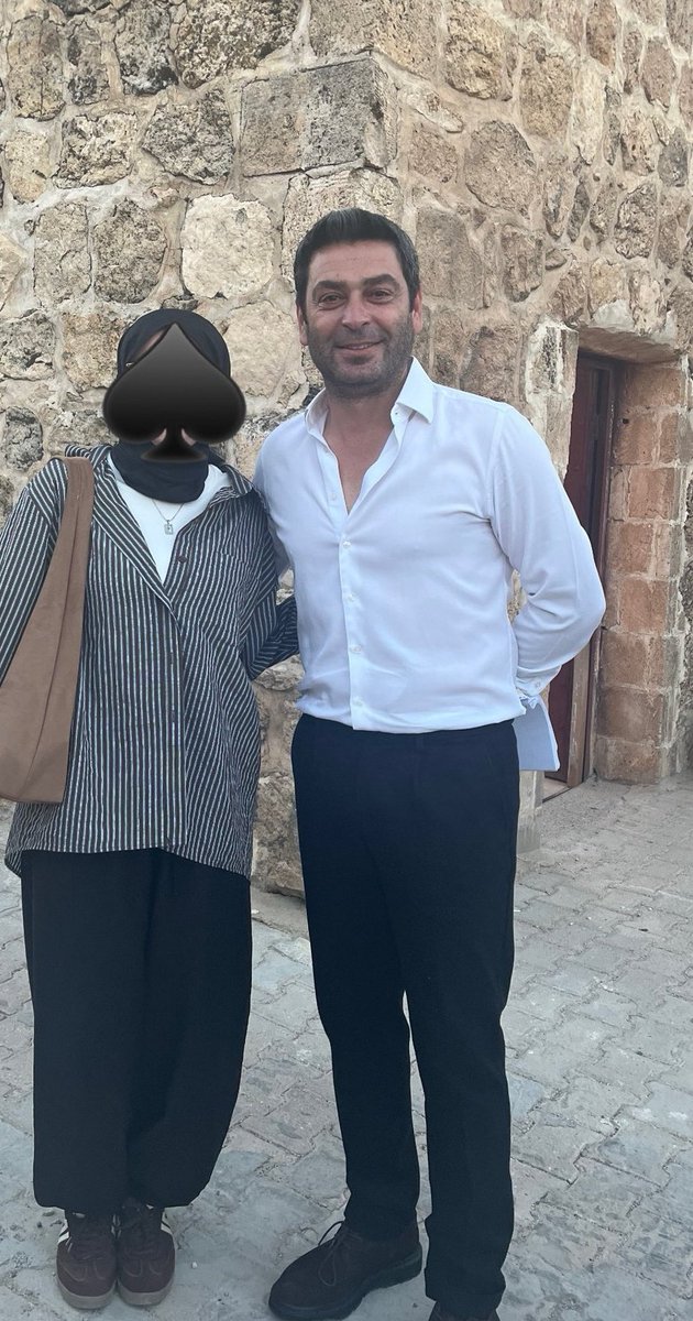 begüm tweet media