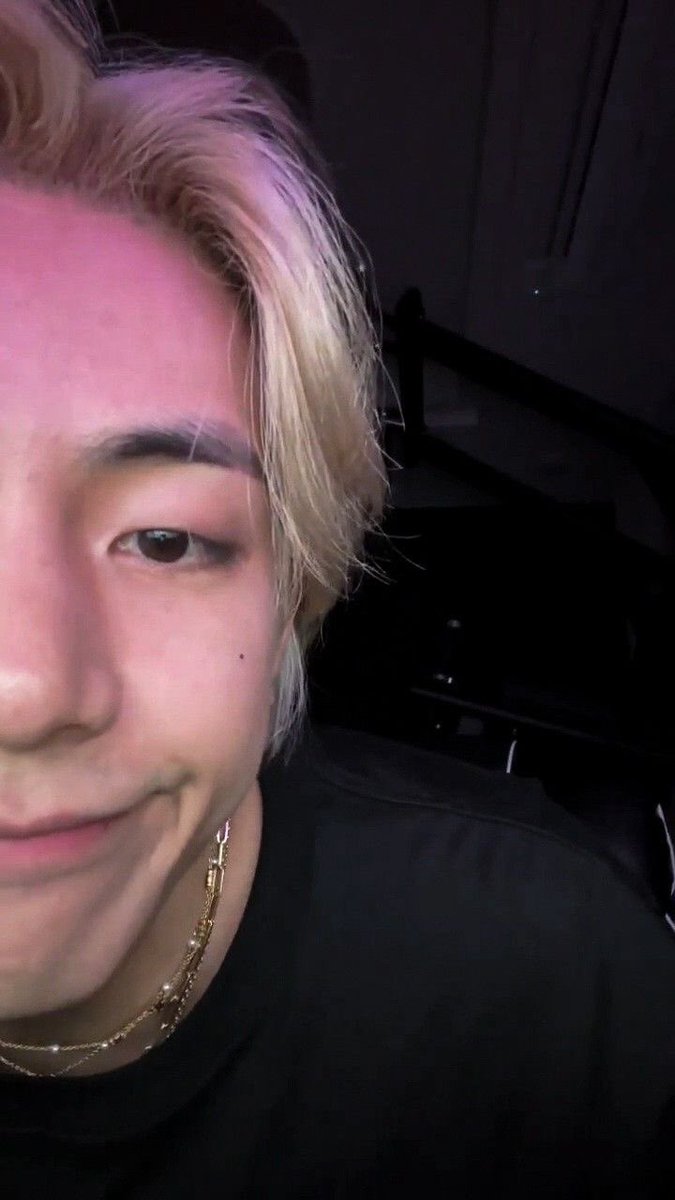 taehyung tweet media