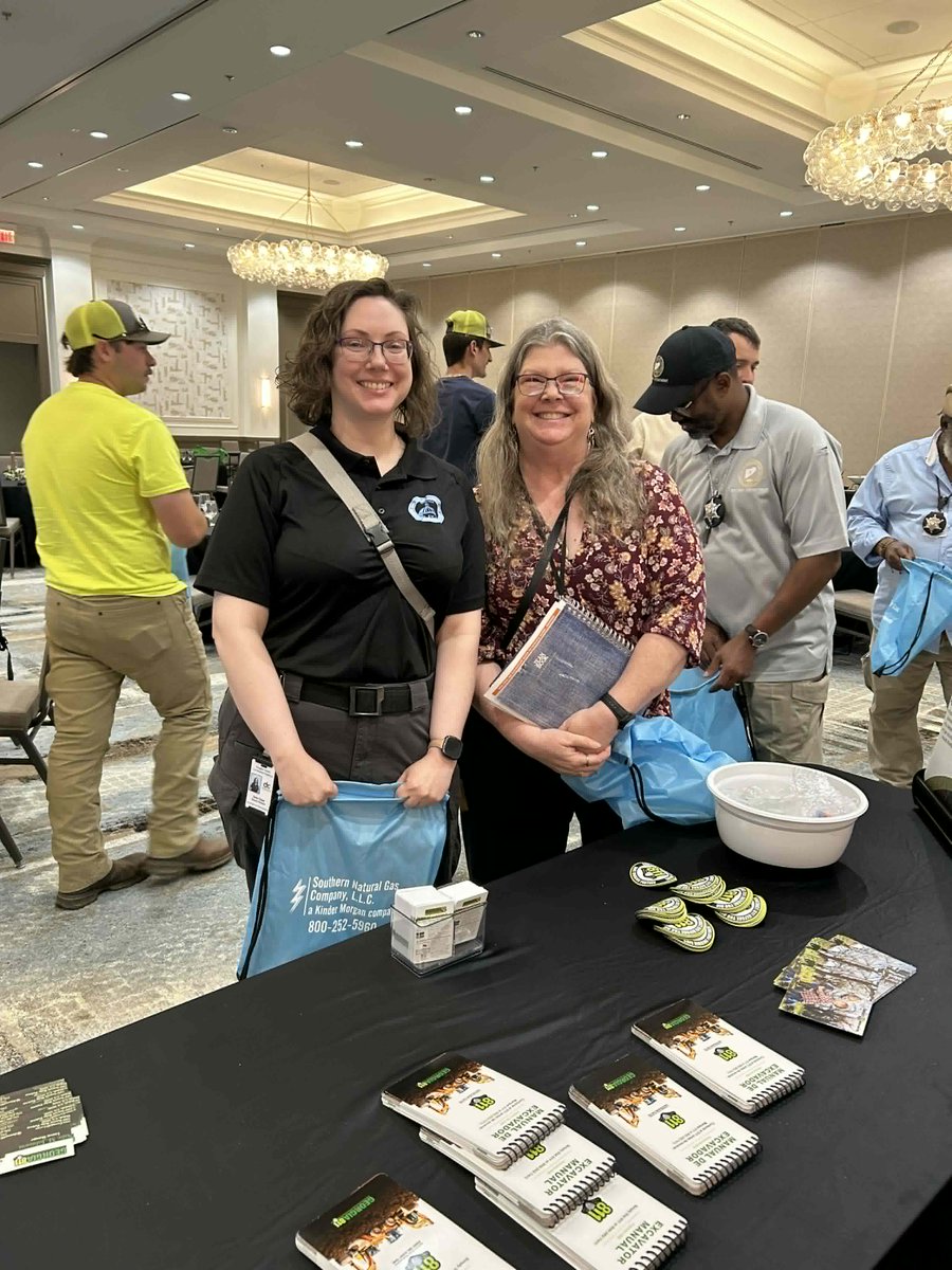 GA811's tweet photo. Liaison Salie Johnson attended one of the final Paradigm Alliance, Inc. Pipeline Safety meetings in Georgia this week in Douglasville.
We were also happy to see a familiar face — Ginny Mauldin with Cobb County DOT (pictured on the right) stopped by to say hello. https://t.co/K2dRtNZQb6