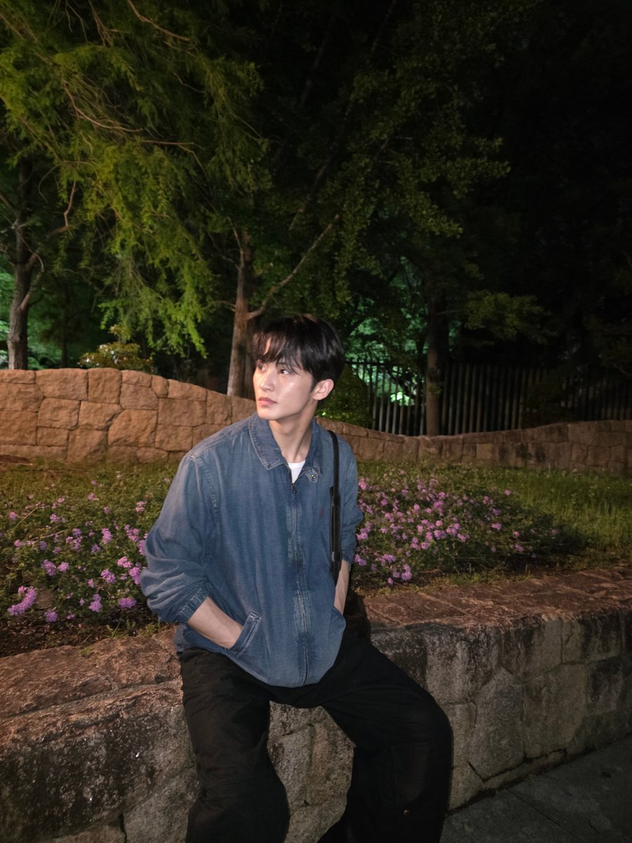 MARK LEE BASE tweet media