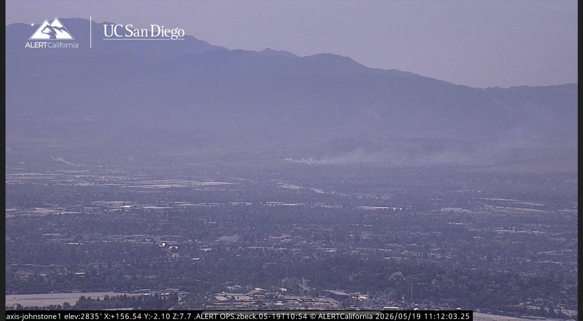 OC_Scanner's tweet photo. BREAKING 🚨🚨

#ChinoHills / #California 

Resources are responding to a new 5 acre brush fire in the Chino Hills area, off of Soquel Canyon Rd. https://t.co/UYnBgKrope