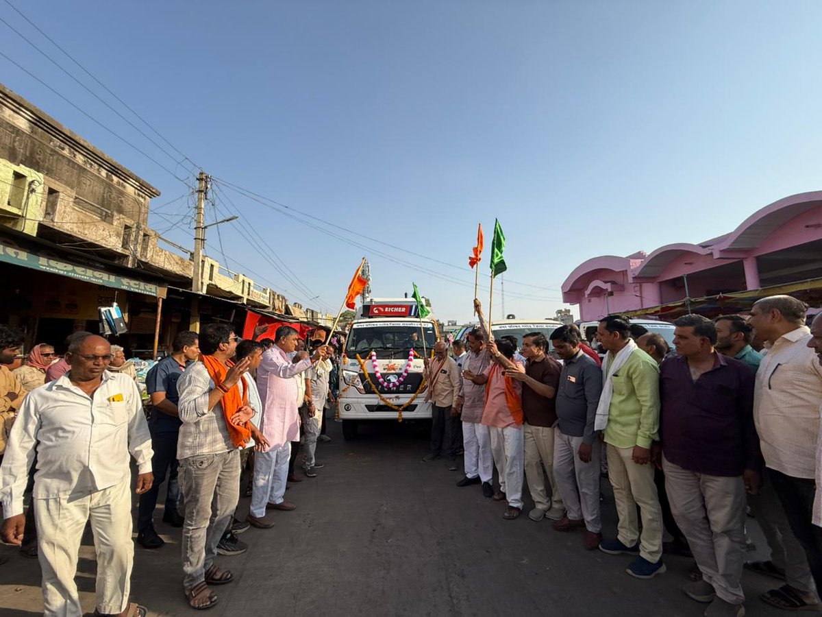 GarothULB's tweet photo. यशस्वी प्रधानमंत्री श्री नरेंद्र मोदी जी ने देशवासियों से ऊर्जा बचत का आह्वान किया है। इस दिशा में आज दिनांक 19/05/2026 को नगर परिषद गरोठ मे माननीय विधायक महोदय श्री चन्दर सिंह सिसोदिया जी के द्वारा लोकार्पण किया जाकर नगर को समर्पित किया एवं शुभकामनाएं दी। 
@SwachhBharatGov https://t.co/FxwufvKtPN