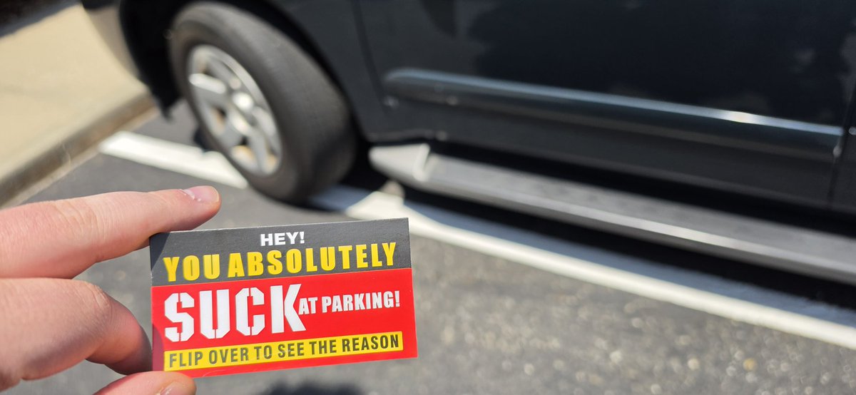 Mrsnowmanman's tweet photo. Who's the bozo who left ts on my car. And didn't even commit to the bit to give a reason. 
I aint even park bad https://t.co/ag7KPEo65e