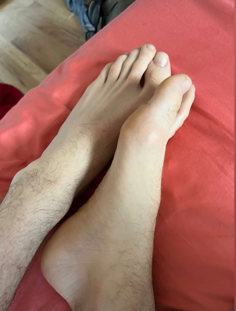 Solesjock1's tweet photo. @Noze4Toes ❤️❤️🔥🔥🔥 https://t.co/qpiuXjFyAD