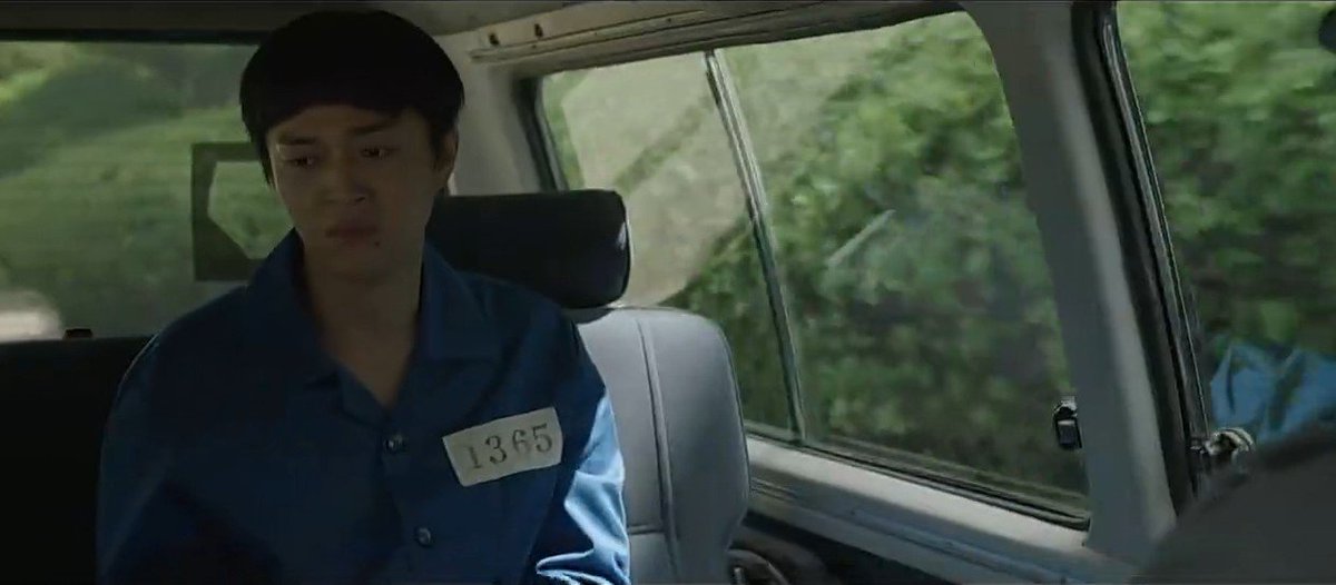 whiterosestea's tweet photo. Cha Siyoung is truly a psychopath! He buried a child’s body without telling the truth and made the parents wait 30yr for their child. He also falsely accused Gibeom and Seokman. He’s manipulative, corrupt &amp; abuses his power

#ParkHaeSoo #LeeHeeJoon #TheScarecrow #TheScarecrowEp10 https://t.co/Ri8nHhWe4N