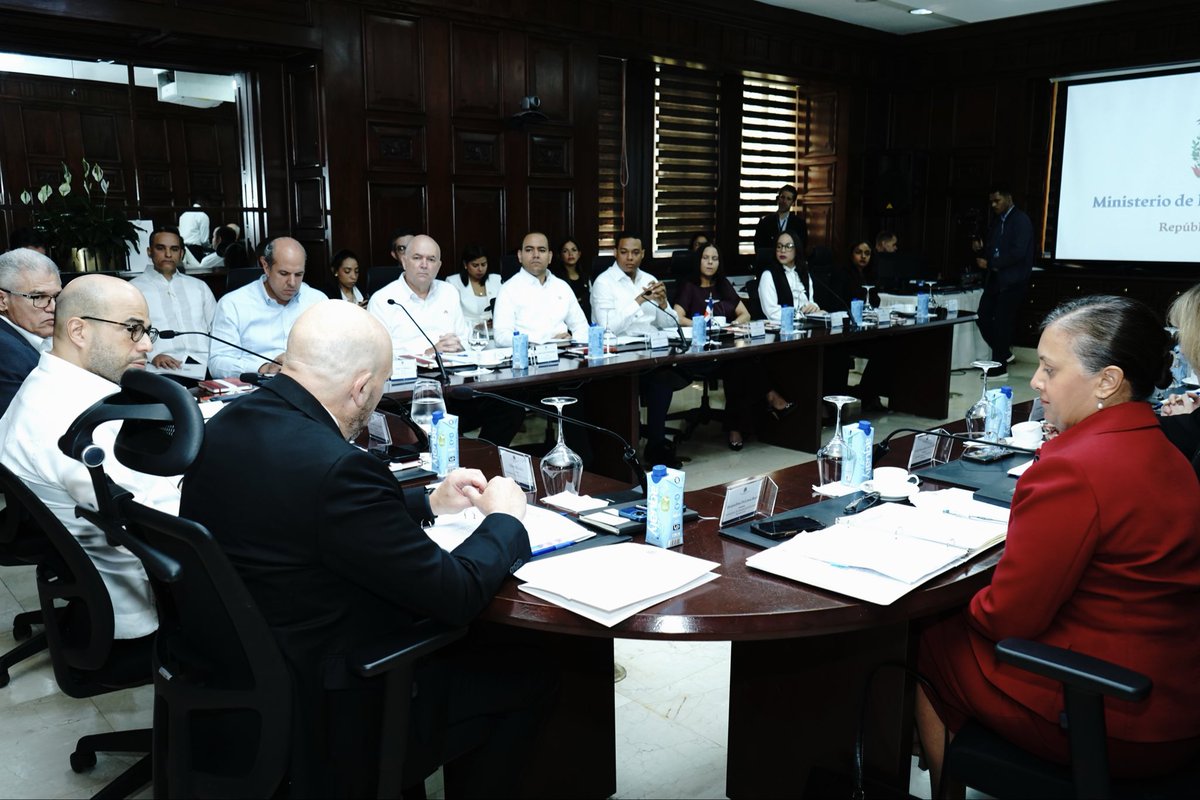 robertojquezada's tweet photo. Fue un honor participar en la III Reunión de Consultas Políticas entre la República Dominicana y Canadá, celebrada el pasado 14 de mayo en Santo Domingo, en la sede del Ministerio de Relaciones Exteriores. https://t.co/jNXvPcLHIq