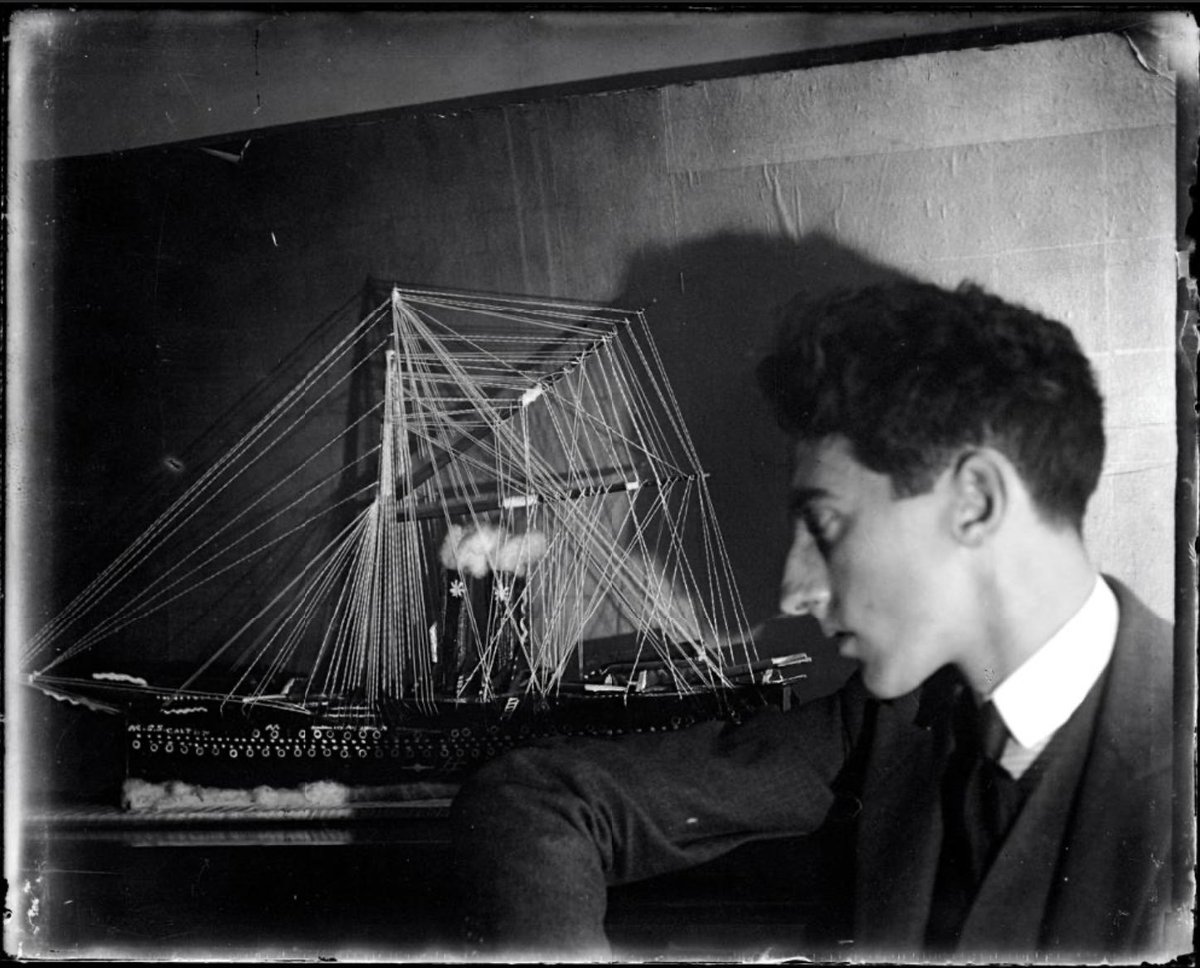 Ttalindeyzac's tweet photo. ‘Jean Cocteau’,
Man Ray, 1922 https://t.co/9wEjuRxUqn