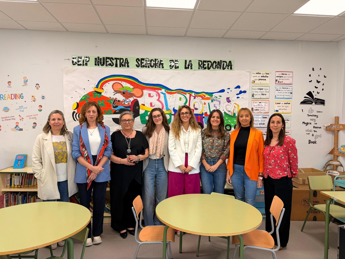 educajccm's tweet photo. La directora general de Innovación Educativa y Centros ha acompañado el taller sobre ciberacoso celebrado en el CEIP Ntra. Sra. de la Redonda de Villamiel de Toledo, organizado por la DG de Infraestructuras de las Telecomunicaciones y Ciberseguridad e impartido por FAD. https://t.co/bX9vqvnbnI