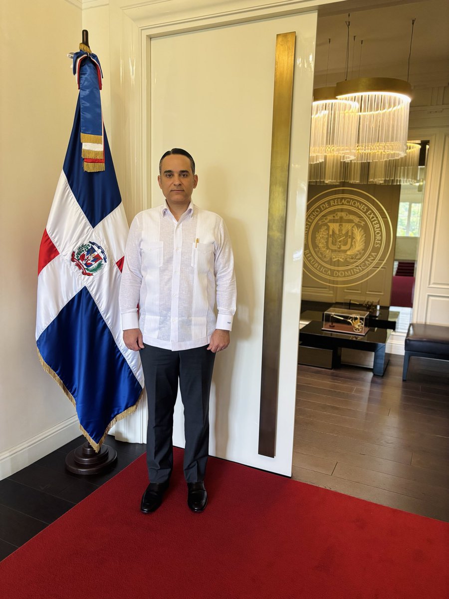 robertojquezada's tweet photo. Estas consultas constituyeron un espacio propicio para continuar fortaleciendo el diálogo político, ampliando la cooperación multidimensional y profundizando los estrechos vínculos de amistad entre la República Dominicana y Canadá. 🇩🇴🇨🇦 https://t.co/5gizE6p5CP