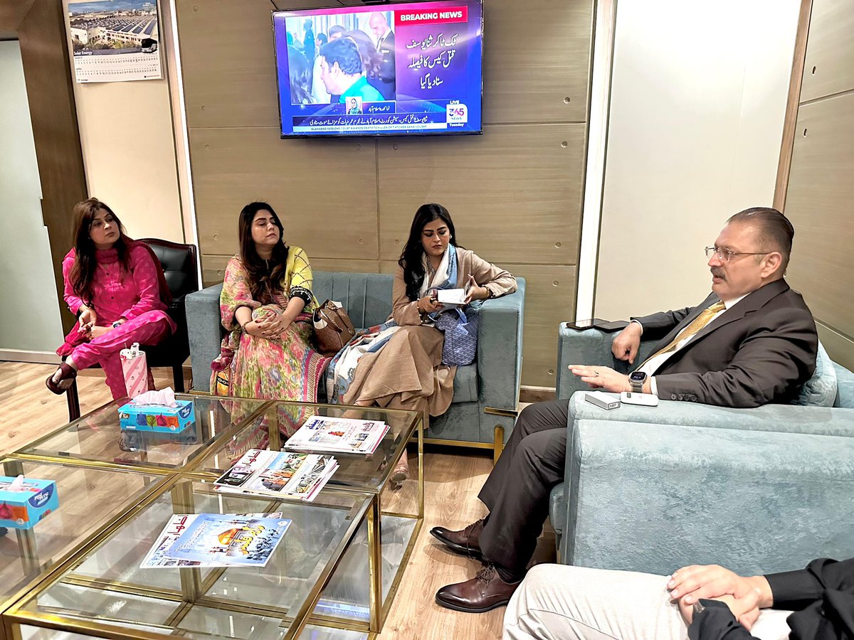 AqrabaFatima's tweet photo. Attended an important meeting chaired by Senior Minister @sharjeelinam along with fellow spokespersons. Discussed performance and initiatives of the Sindh Government, as well as preparations for the inauguration of Shahrah-e-Bhutto by Chairman @BBhuttoZardari Committed to continuing our efforts for the progress and development of Sindh.