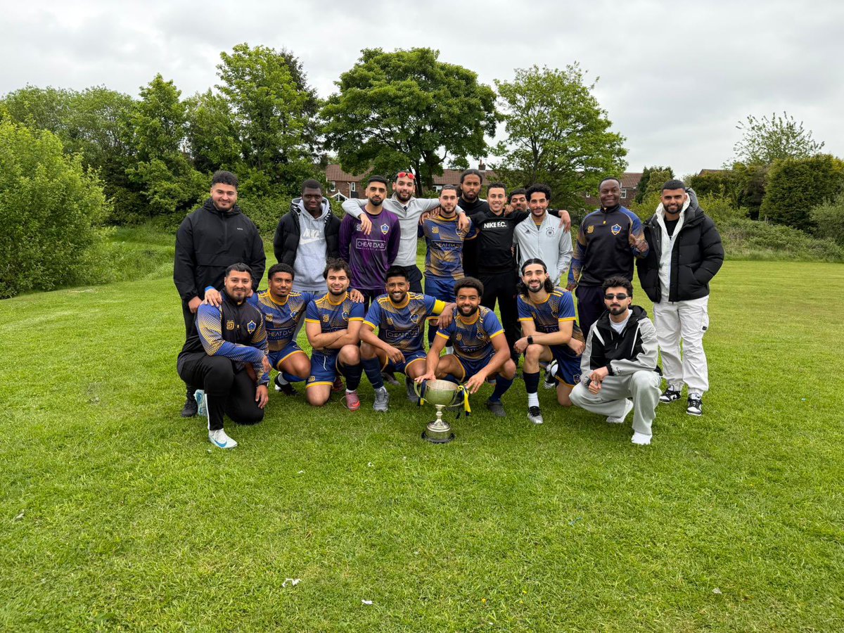 EMGFirstTeam's tweet photo. Matchday 2️⃣0️⃣ | L&amp;C League 🏆 | Matchday Moments 📸

From the first whistle to the trophy lift 🏆
A season we’ll never forget.

Powered by Cheat Daze 🔵🟡
👕 Kits by False 9

Virtus Et Gloria 🏆

#EMGFirsts #MatchdayMoments #VirtusEtGloria https://t.co/1COEwb59Ru