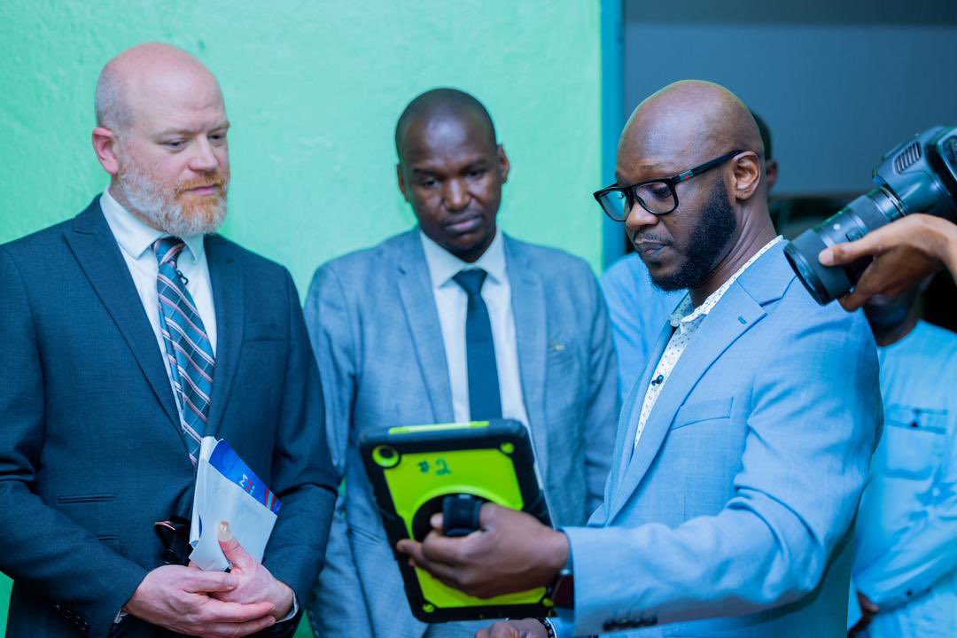 macrowaste's tweet photo. 🇲🇱🇺🇸 Today we had the honor of welcoming the U.S. Embassy delegation to Macrowaste headquarters in Bamako.
This visit is not the start of a relationship it is the elevation of one already built on trust, operational excellence, and a shared vision for a cleaner Mali.
Proud of what we are building together. 🌍♻️
#Macrowaste #Mali #Bamako #SelectUSA #WasteManagement #GreenAfrica #Commerce