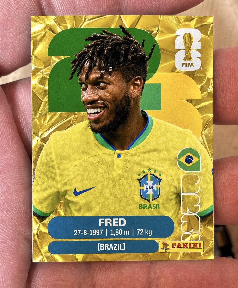 eulucasroberts's tweet photo. Tirei essa figurinha dourada da copa mas não to encontrando o lugar pra colar, alguém ajuda aí https://t.co/QUo3D3XDc5