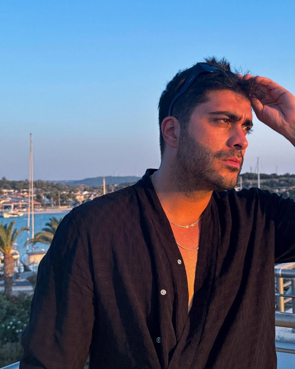 TvDunyasii's tweet photo. Doğukan Güngör'ün #Haysiyet dizisindeki partneri Merih Öztürk oldu.

Kanal D'de yayınlanacak dizi, zengin kız-fakir oğlan hikayesine odaklanarak sınıf farkı ve aile çatışmalarını gözler önüne serecek. 

(Birsen Altuntaş) https://t.co/fwQSzpgyJM