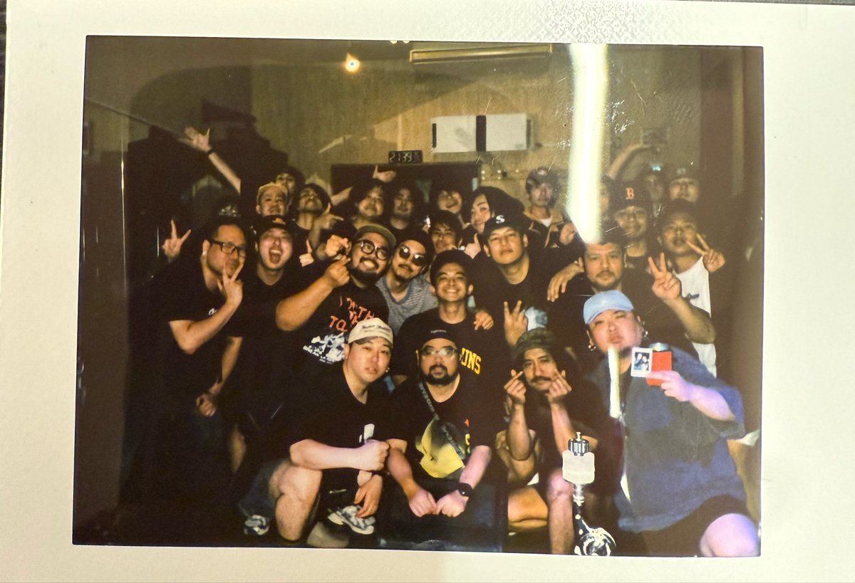 kimotie_music's tweet photo. The most unforgettable night of my life
with my best friends.
@ModernGuns https://t.co/0jRJ4lTAju