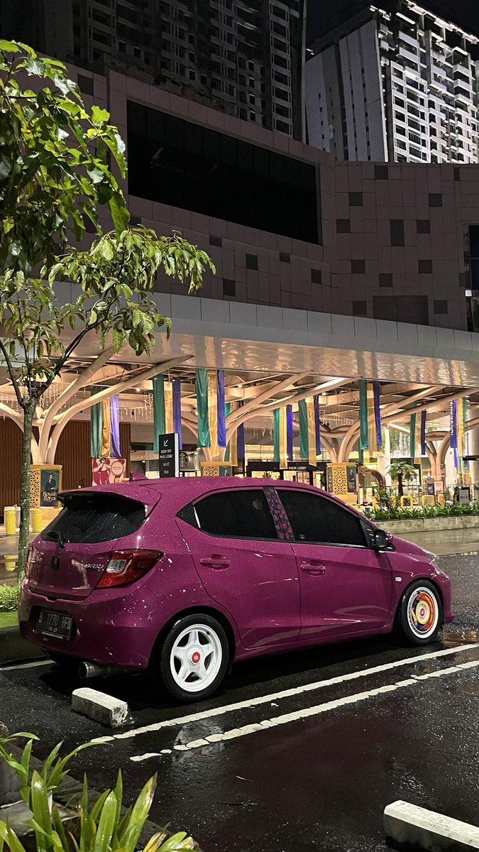 Fungsimobil's tweet photo. si greylivan si livina w aja ga mau kalah mau fotbar sama kaliaan @misteraloyy &amp; @Bravyson_Vconk huhuu https://t.co/jh3DSoZgrh