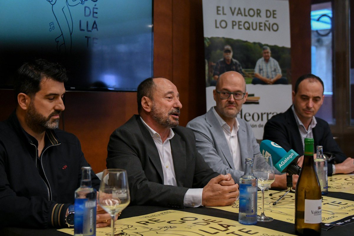 xmerelles's tweet photo. Hoxe presentamos a Feira do Viño de Valdeorras, que celebra a súa XXVII edición marcada polo 80 aniversario da súa D.O.

A cita, que conta co apoio da Xunta, consolídase nun contexto de crecemento turístico na comarca, cun aumento de máis do 27% no número de viaxeiros na comarca. https://t.co/HghSqn4FTw