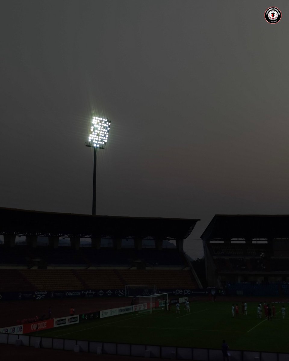 HighlanderB8's tweet photo. Until next time. 🤍❤️🖤

#WWTTT #NEUFC #NorthEast #ISL #Football https://t.co/SbwC8rjyID
