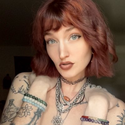 sunnilovespigs's tweet photo. #NewProfilePic https://t.co/EEoFBDJulW