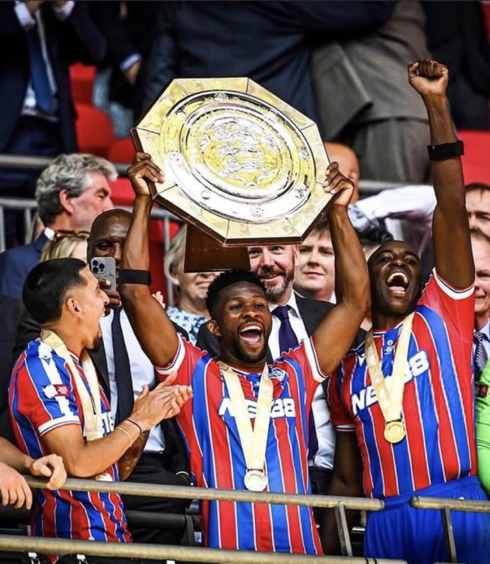 Mercado_Ingles's tweet photo. 🚨🇨🇴 NOTICIA. El mediocampista Colombiano, Jefferson Lerma (31) ha rechazado renovar su contrato con el Crystal Palace y estaría listo para irse del club como agente libre a final de temporada. https://t.co/W9jmg3ADFe