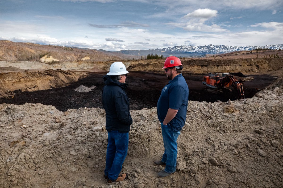 SecretaryBurgum's tweet photo. Spent time yesterday at a family-run Beautiful Clean Coal mine that has supported local jobs for decades while delivering reliable, affordable, secure energy to the community.

These hardworking Americans are the backbone of @POTUS’ American Energy Dominance Agenda. 🇺🇸 https://t.co/JehAmkbAja