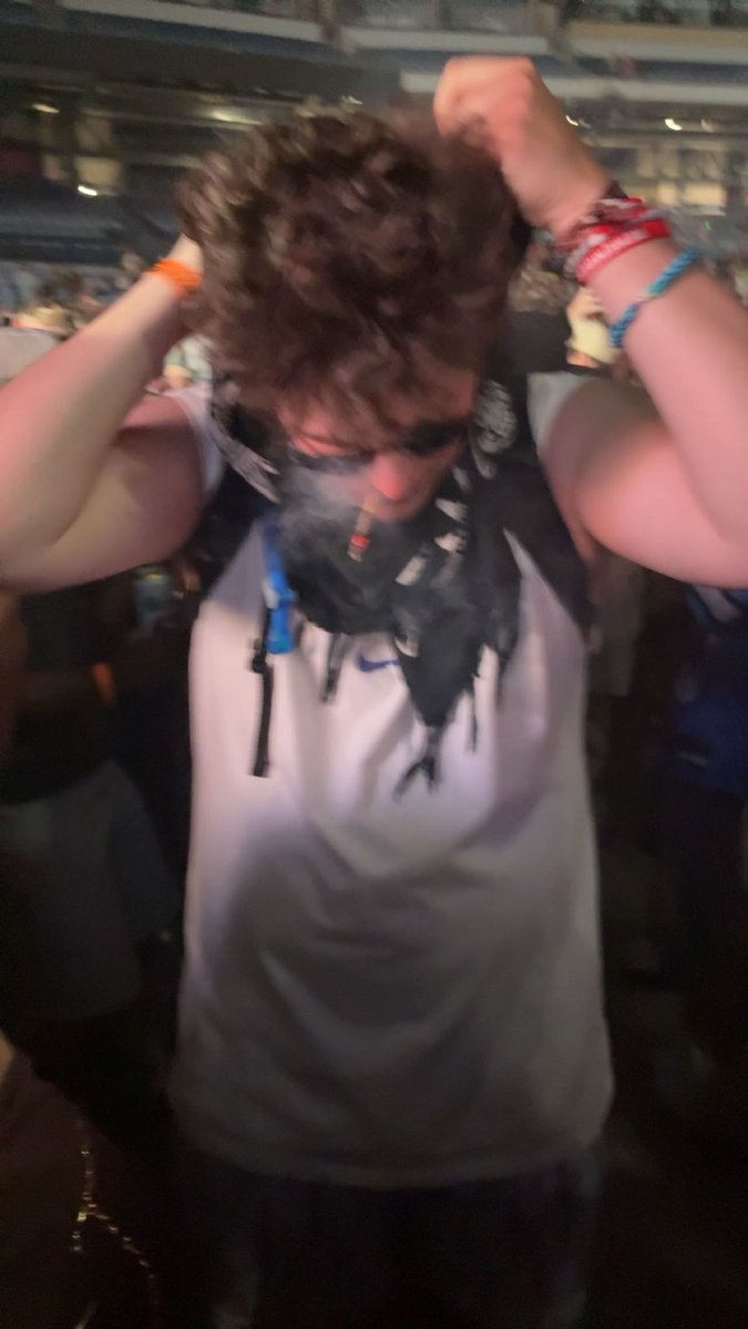 tekkcod's tweet photo. rave or die u chuds https://t.co/gC3JPyRbTf