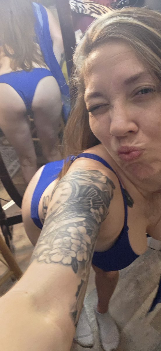OregonCoupleHer's tweet photo. That right! You heard it here. My OF page is FREE. Dont believe me?? Click the link in comments. The more we get to cum over the more ill go live for yall. #freeonlyfans #nude #live #enm #livingmybestlife https://t.co/xTagXfCI27