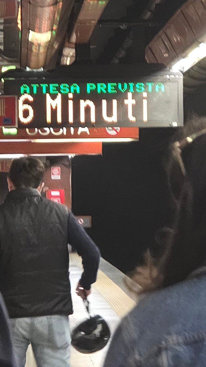 ariadnestella's tweet photo. Sempre tuttoapposto! #metroA #atac #Gualtieri #Patane #metropolitana #atacRoma https://t.co/1nJmPTgydU