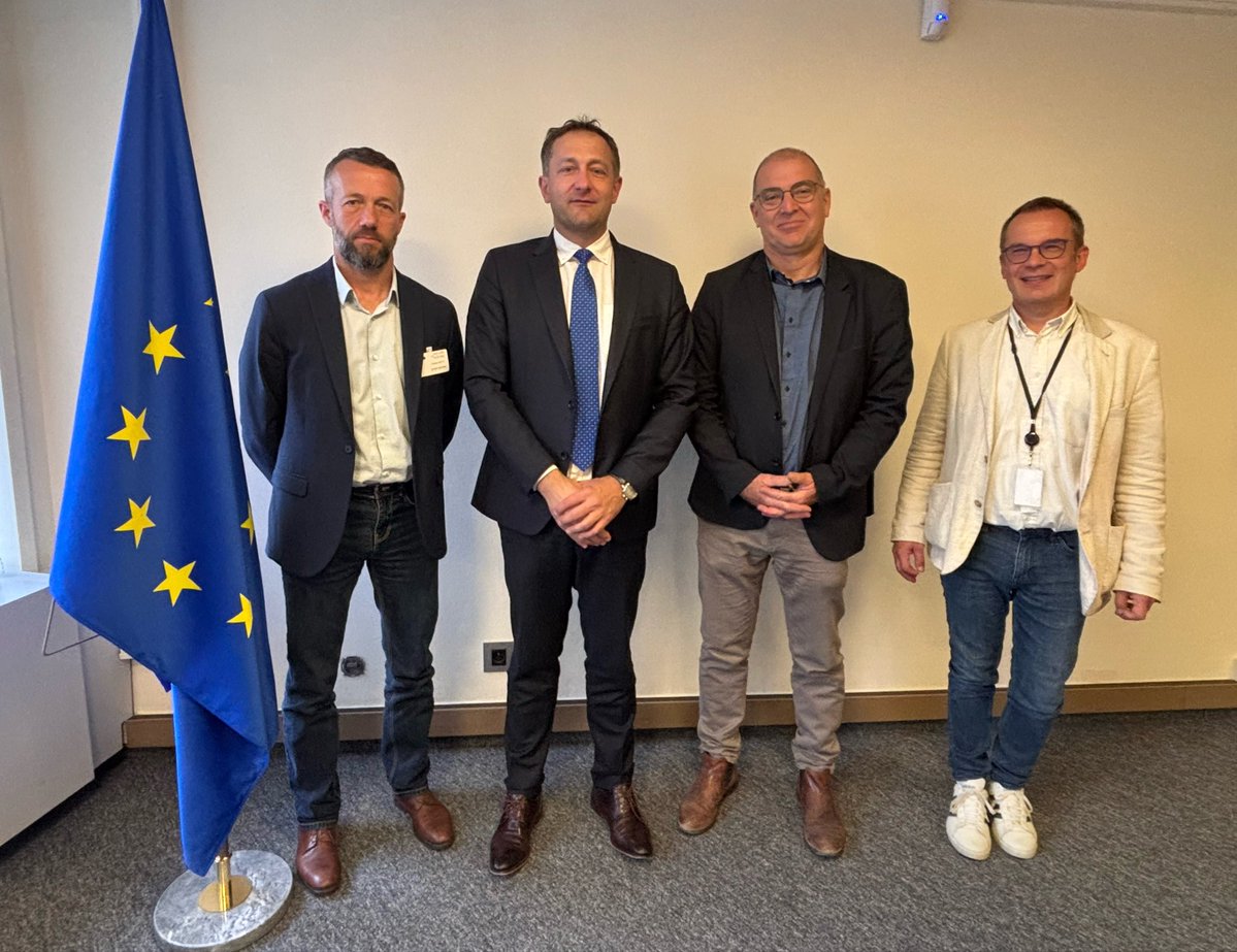 Christophe Hansen tweet media