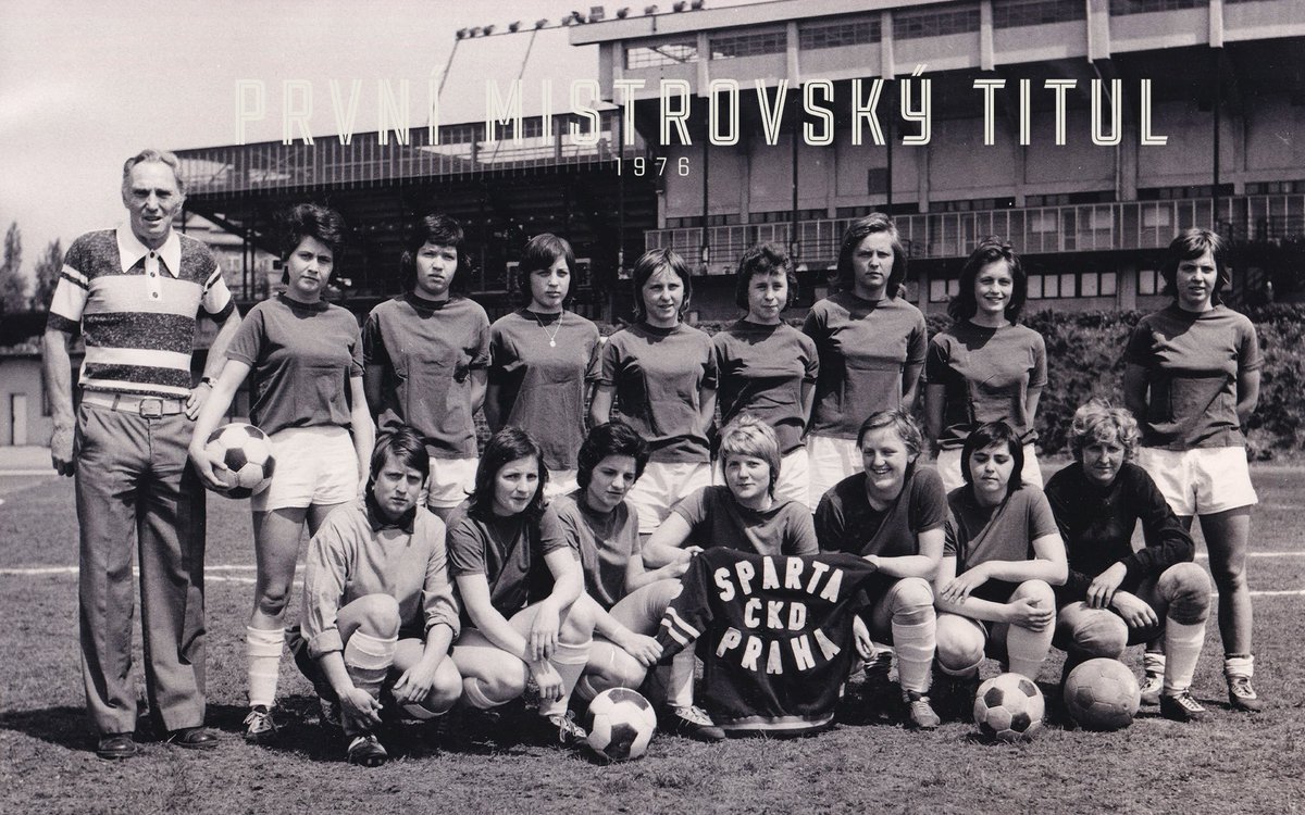 ACSparta_Zeny's tweet photo. Historie ženské Sparty sahá až do roku 1966 🔙 

Sparta přesně před 50 lety získala svůj první ligový titul a započala tak svou cestu na pozici nejúspěšnějšího ženského klubu v Česku 🇨🇿

Na našem webu najdete článek o počátcích ženského týmu Sparty 📲 https://t.co/OC2OwKpYPj