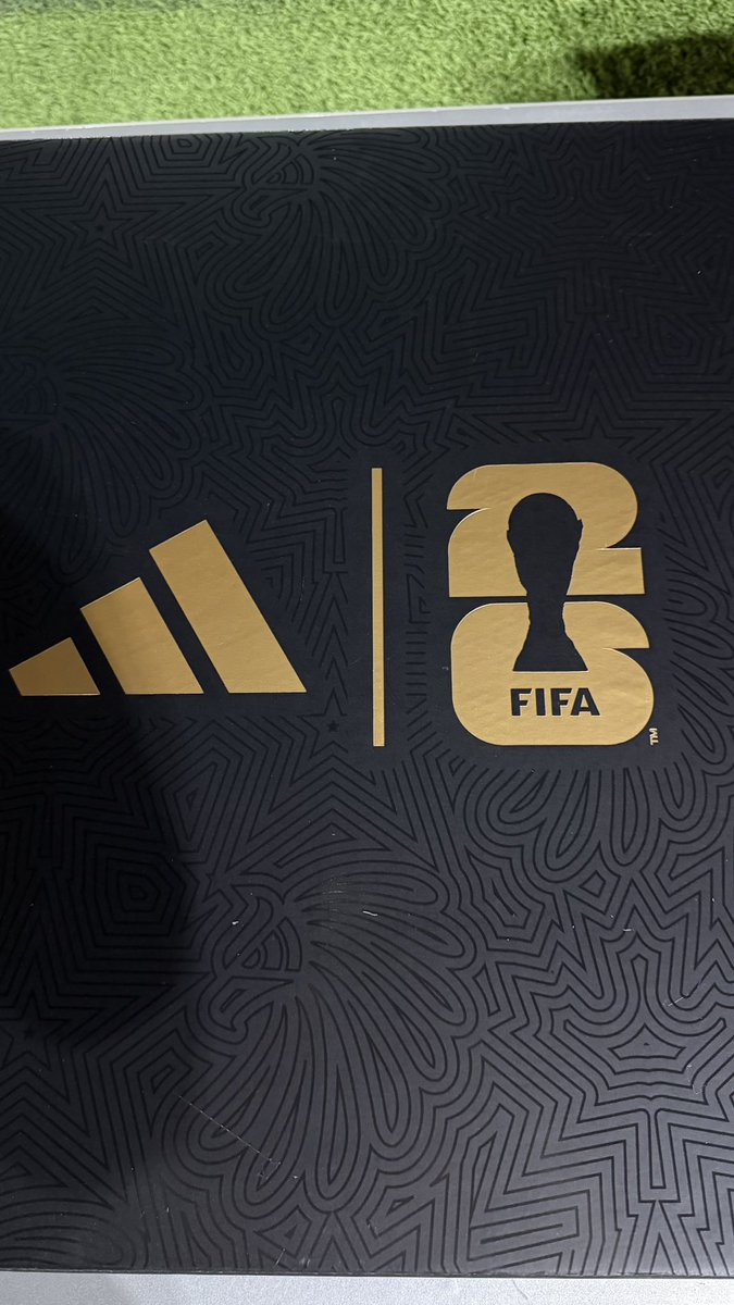 RaadAHAM's tweet photo. هدية رائعة من شركة اديداس  @adidasfootball لمتحف جار الله العضيب التراثي ، وهي عبارة عن نماذج مجسم كرة القدم لبطولات #كأس_العالم من عام 1970 الى 2026 م https://t.co/JHOmOulaGK