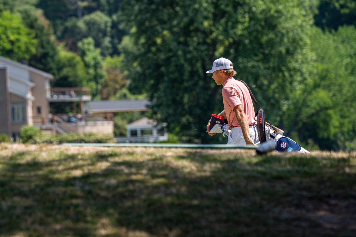 OleMissMGolf's tweet photo. The team's 15-under par performance in Round 2 ties for the 8th best single-round team score-to-par.

🆕Record: Lowest team round at an NCAA event🔥

#HottyToddy https://t.co/olqd47RdJq