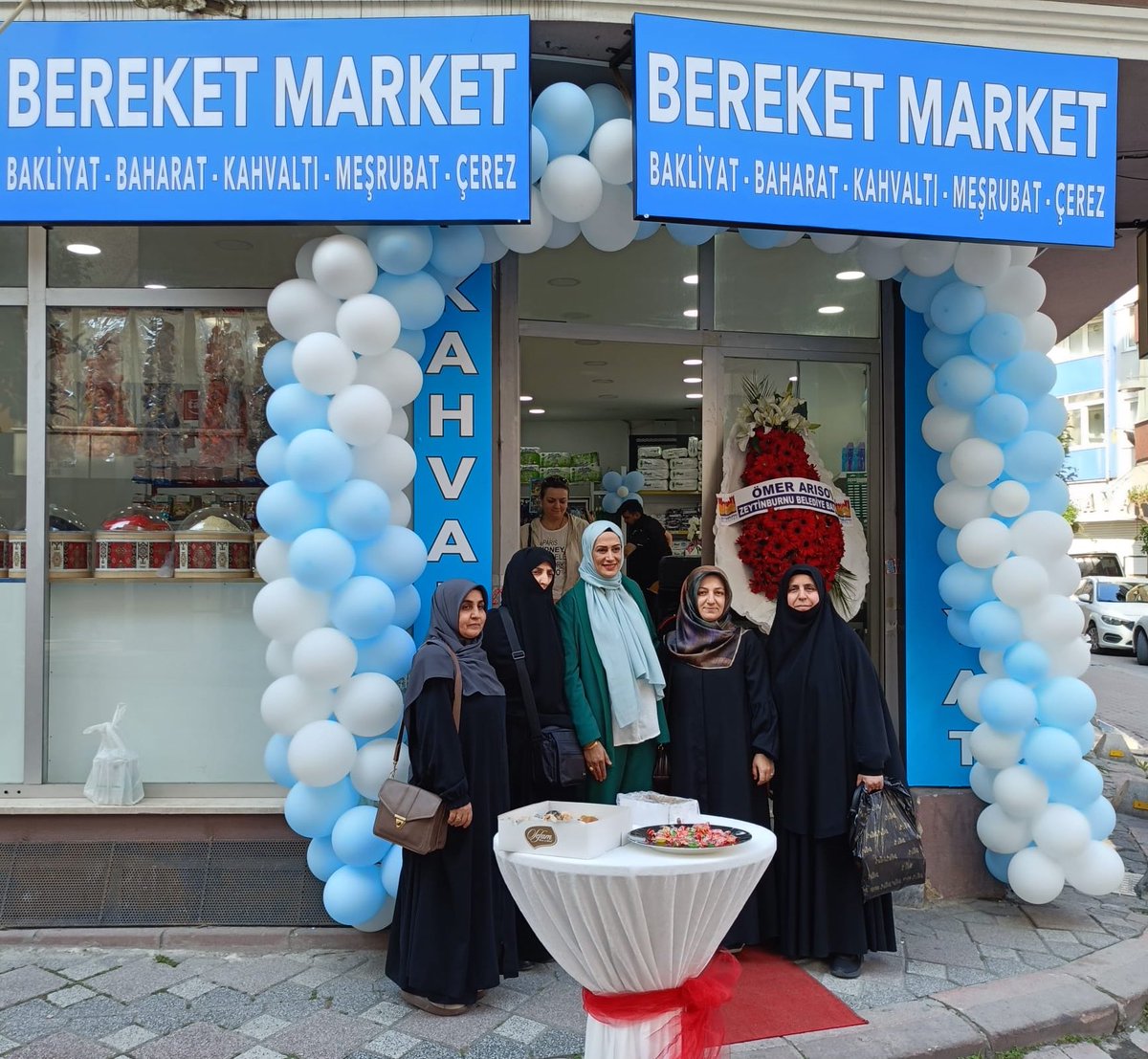 hudaparZe's tweet photo. İlçe Kadın Kolları Başkanımız Hatice PAK ve teşkilatı, Telsiz mahallesi sakinlerinden Azize Sözen hanımefendinin işletmeciliğini yapacağı Bereket Market’in açılış merasimine katıldı. https://t.co/EMpF4yo8sF