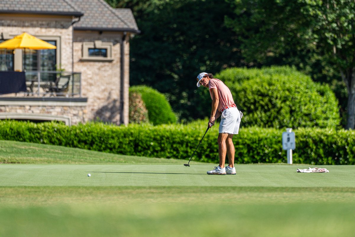 OleMissMGolf's tweet photo. The team's 15-under par performance in Round 2 ties for the 8th best single-round team score-to-par.

🆕Record: Lowest team round at an NCAA event🔥

#HottyToddy https://t.co/olqd47RdJq