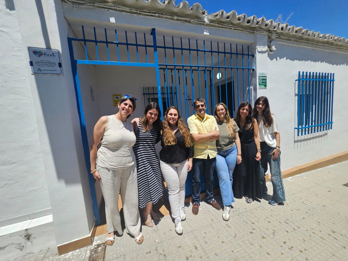 Autismopbladcaz's tweet photo. Hoy hemos compartido en  Azul una visita muy especial d @AutismoFESPAU
Un encuentro de cercanía, escucha y aprendizaje mutuo para seguir mejorando la atención a las personas autistas y sus familias.
Gracias por compartir este rato y conocer nuestro trabajo desde dentro.
#Autismo https://t.co/HP1Dysk6l9