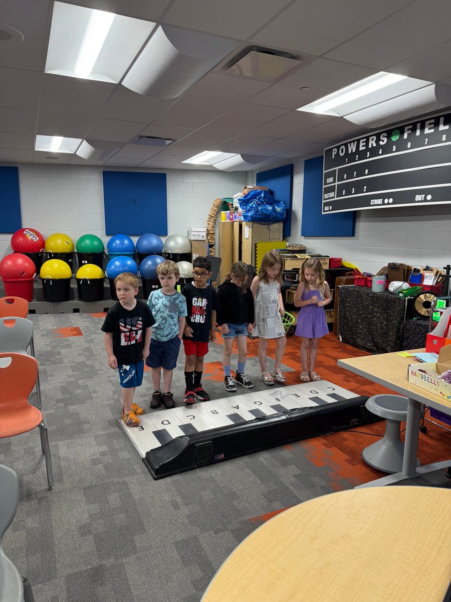 MrsKrase's tweet photo. Mrs. Syrowski’s kindergarten class playing melodies on the walking piano and hand bells https://t.co/YCzGxHNXGR