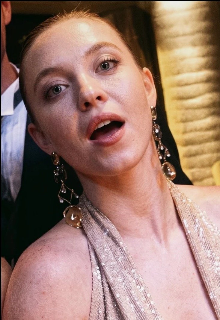 RightMan_1's tweet photo. Amanda Seyfried At 40.

Age Is Just number... https://t.co/5d1dfe53py