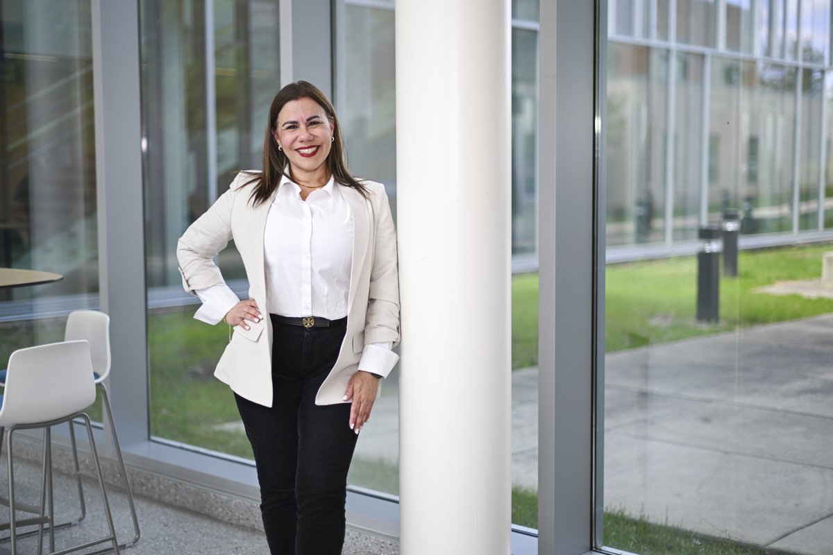 ElginCommColl's tweet photo. "I am deeply grateful to ECC for being the bridge that helped turn our dreams into a reality." -Tibisay Ocando, class of '26

Read Tibisay's graduate essay and more at https://t.co/hfXGNcq4V5. https://t.co/GJs1lKrxYx