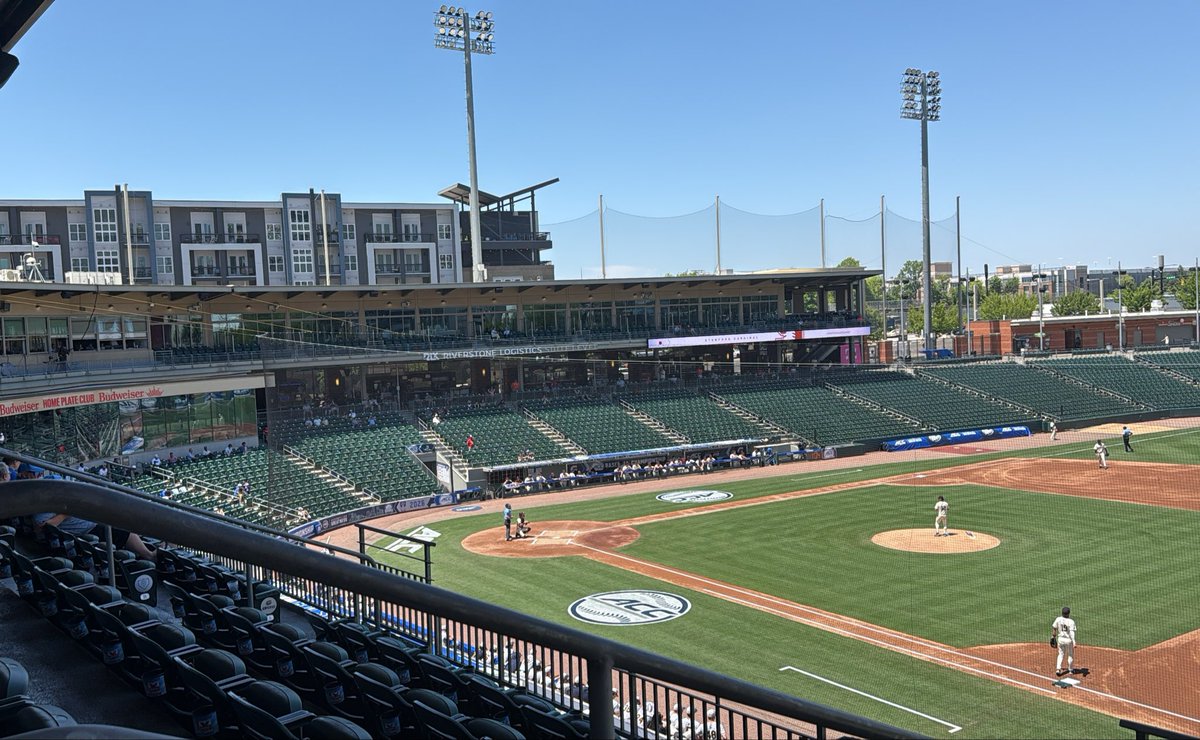 RealKYMuskie's tweet photo. Packed house for Stanford/Cal in the ACC tournament in Charlotte! Conference expansion! @EmptySeatsPics https://t.co/ZFlrFtUfLg