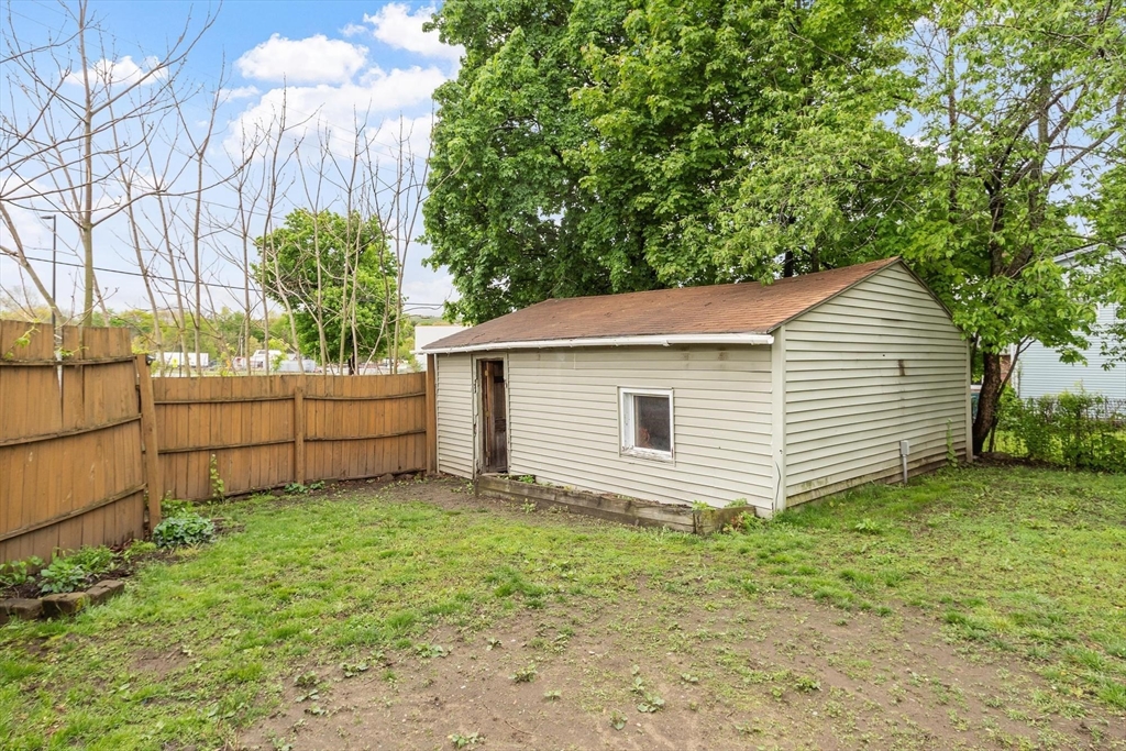 ScottSimpsonRE's tweet photo. 🏡 NEW | 📍 77 Mack Rd, Fitchburg, MA 01420
💲 349,900 |  🛏  3 bed  🛁  2 bath  📐 1298 sq. ft.  | 0.12 acres

https://t.co/TRez61iY8V https://t.co/jdxr0yH9WM