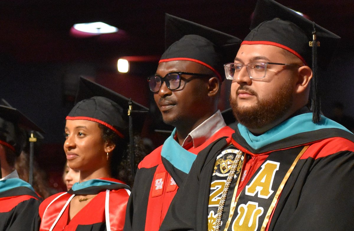 hobbyschooluh's tweet photo. FOREVER COOGS 🐾 

View highlights and memorable moments from the Hobby School’s 10th commencement ceremony at https://t.co/Xg6JIj2dr4. https://t.co/ZDL5JMgNZh